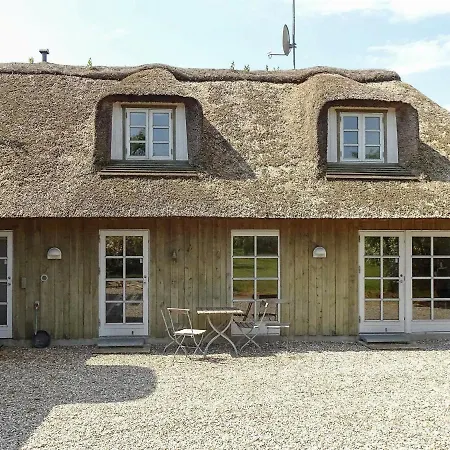 Vakantiehuis Five-bedroom Holiday In Nyborg *