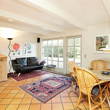 Five-bedroom Holiday In Nyborg Vakantiehuis