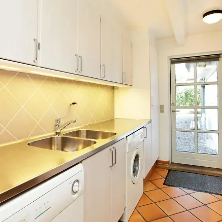 Five-bedroom Holiday In Nyborg Vakantiehuis *