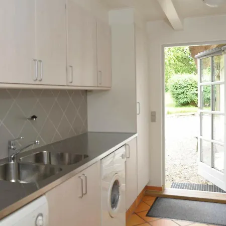 Vakantiehuis Five-bedroom Holiday In Nyborg